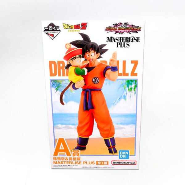Figura de Goku de pie con Gohan en brazos (Premio A)