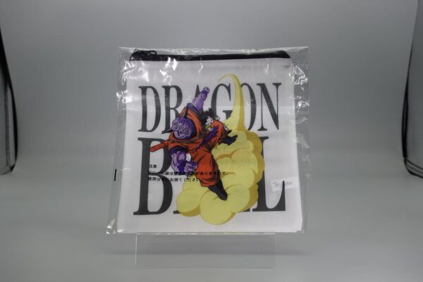 Estuche de Dragon Ball Edición Especial Invasión Capitán Ginyu con Báculo Sagrado y Ropa de Goku (Premio G)
