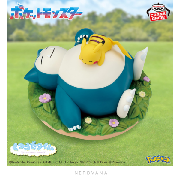 Figura coleccionable Relaxing Time de Snorlax y Pikachu de Pokémon, Pikachu dormido boca abajo sobre la panza de Snorlax, base redonda con hierba verde y flores moradas