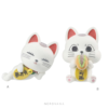 SF2784_1 Set de figuras Fluffy Puffy de Turbo-Granny como maneki-neko de Dandadan Banpresto, versión recostada con koban dorado y versión sentada con pan de yakisoba, acabado flocado blanco suave